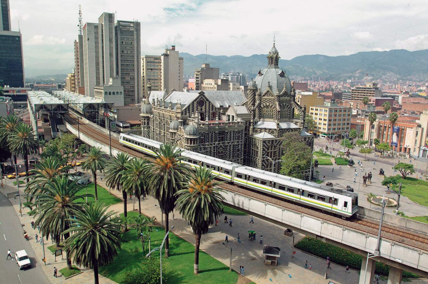 Erlebnisreise: Anden Overland - Panoramablick Medellin - Kolumbien