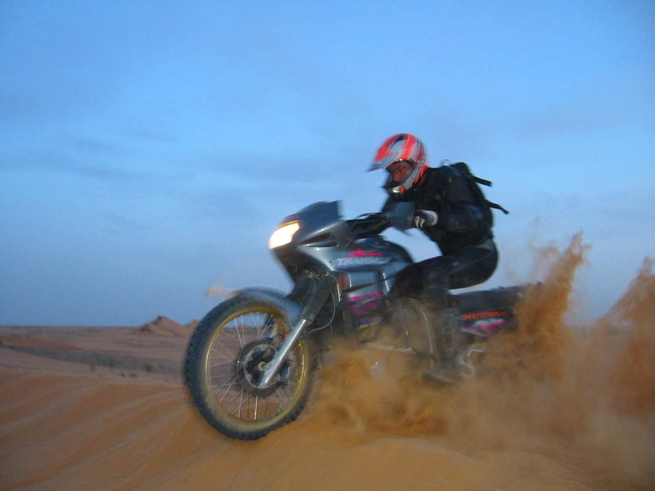 Mit der Honda durch die Sahara auf der Motorradtour