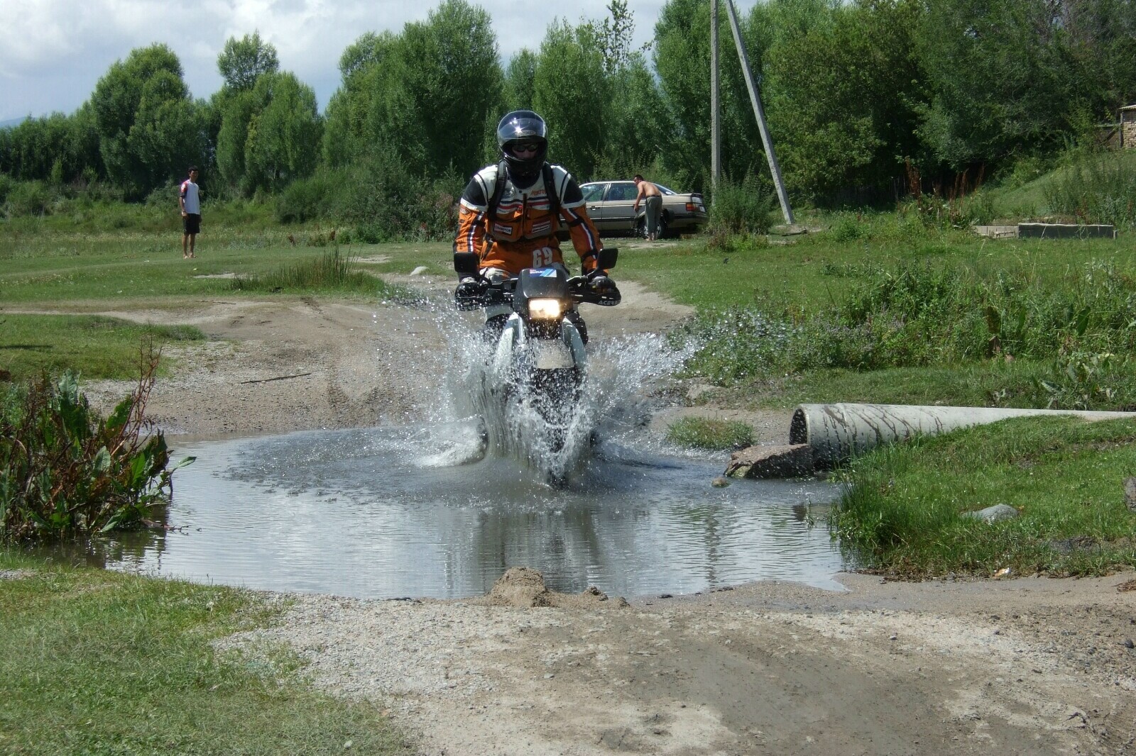 Motorradfahrer Kirgisistan Ausrüstung
