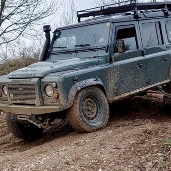 Offroad-Reisen Frankreich Sonntag Herausforderungen Mittagessen
