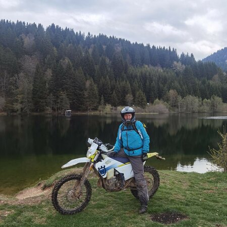 Tout-terrain sur les cols de montagne