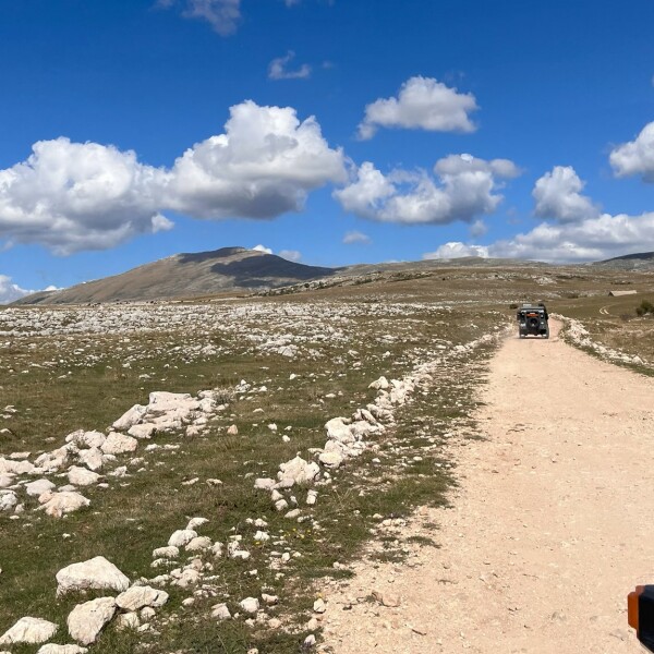 Offroad-Reisen Balkan Tara Brücke Spezialitäten