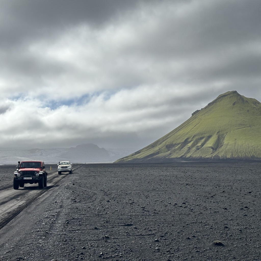 Offroad-Reisen Europa Abenteuer Wasserfall geothermisch