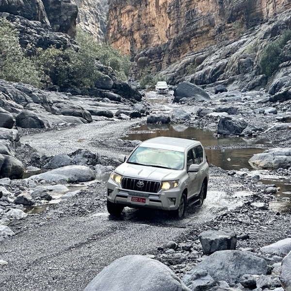 Offroad travel Asia: 4x4 adventure
