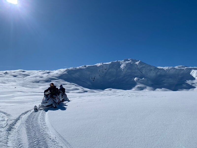 Wintertocht met de sneeuwscooter door de Balkan