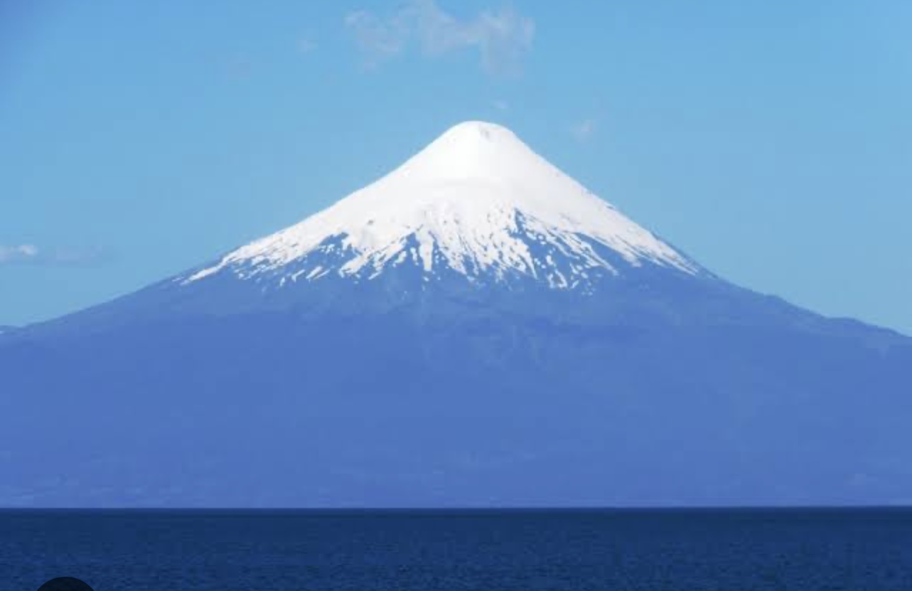 Das Panorama des Osorno Vulkans auf der Motorradexpedition
