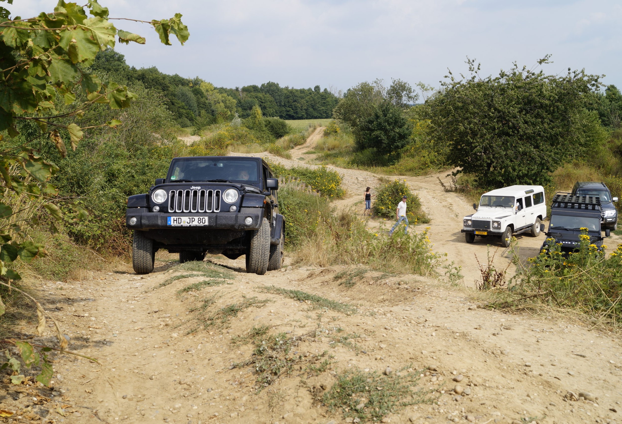 Währen unserer Geländefahrtrainings darf auch mal ein Jeep einen Berg erklimmen ;D