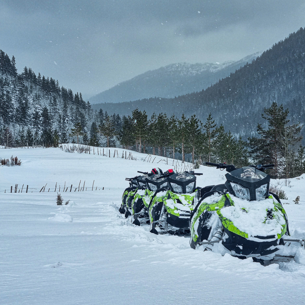 4x4 Snowmobil Erlebnis-Reise durch die Karpaten - Rumänien