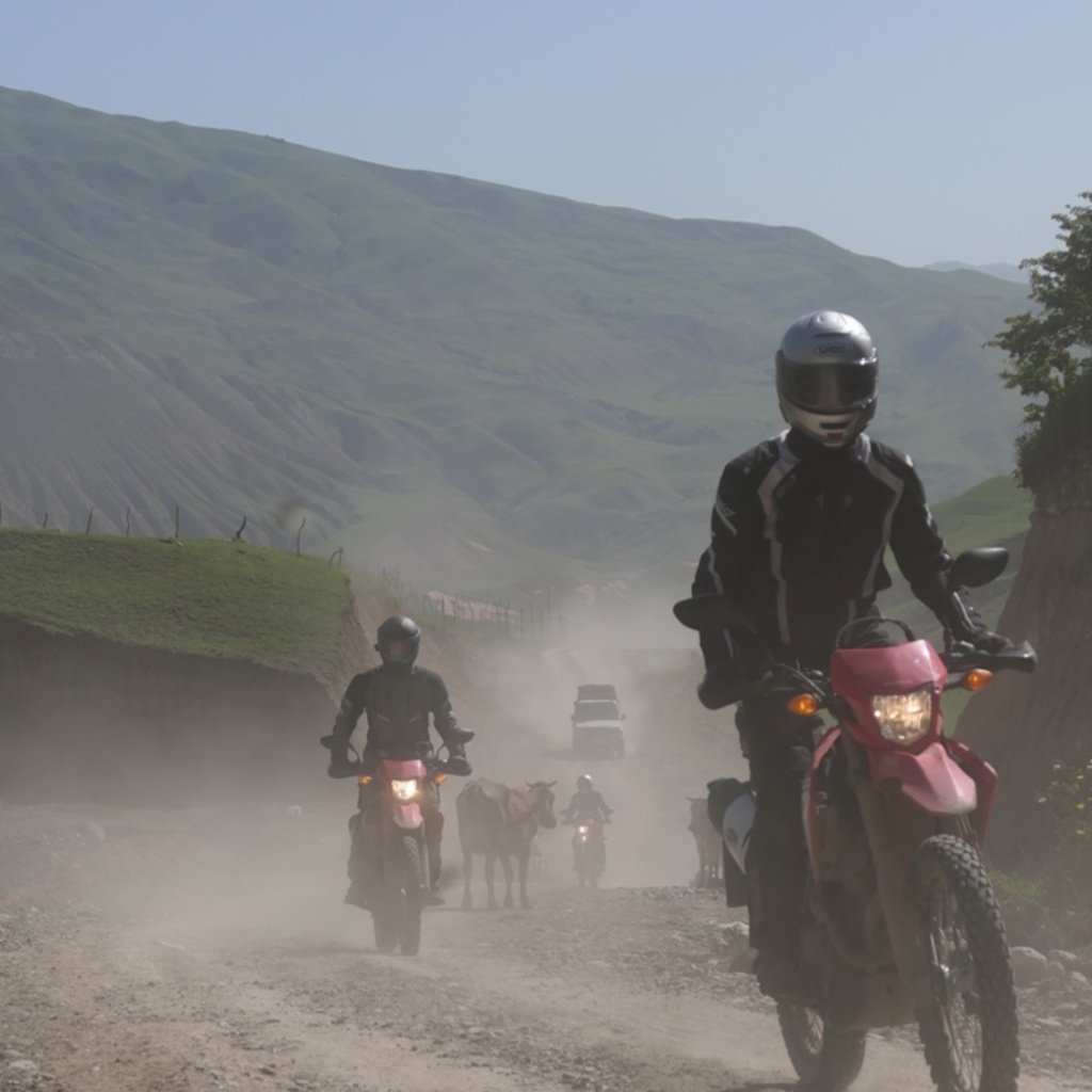 Motorradreisen Asien Turkmenistan Gaskrater Oasenstadt