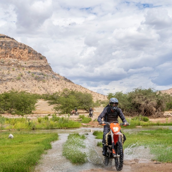 Motorradreisen Namibia Hoanib Elefantenbeobachtung Fort