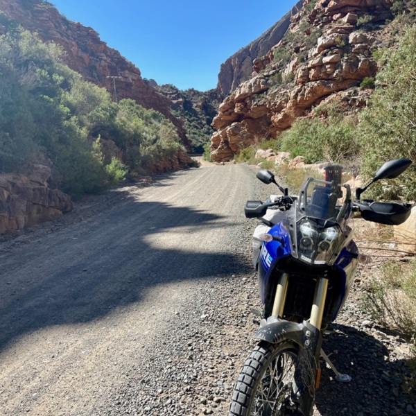 Motorradreisen Afrika Ankunft Windhoek bunte Treiben Sonnen- und Mückenschutz