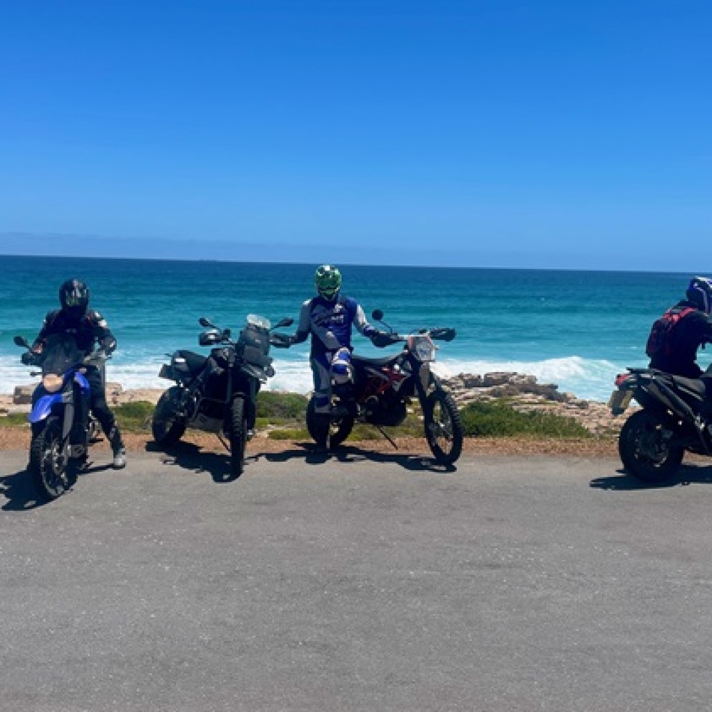 Motorradreisen Afrika Kapstadt Boulders Beach Steilküstenstraße