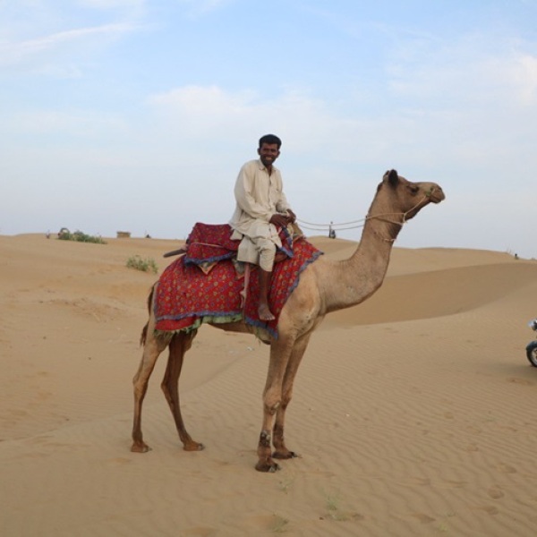 Motorradreisen Indien Jaipur handgefertigte Textilien Schmuck