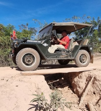 Oldtimer-Jeep-Abenteuer in Kambodscha