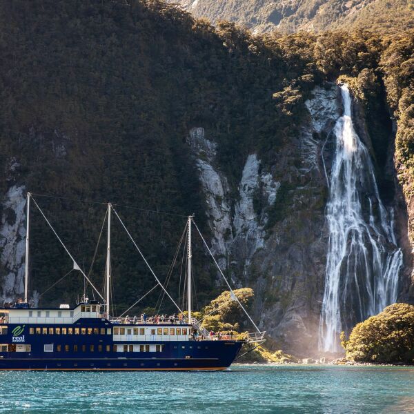 Erlebnis-Reisen Neuseeland Nationalpark Boot