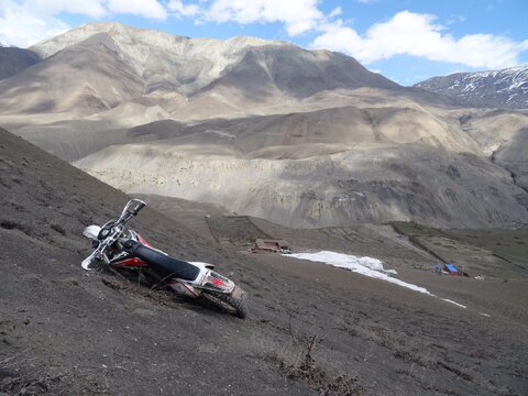 Viajes en moto Nepal: aventura en el Himalaya y Mustang