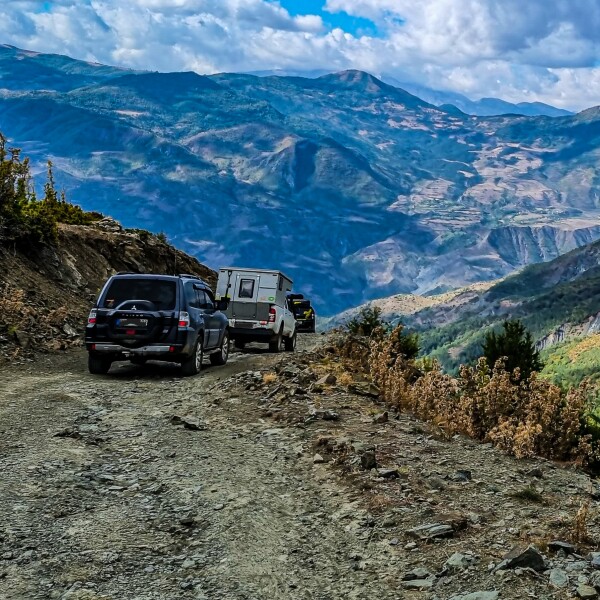 Offroad-Reisen Balkan Korça kulturelle Vielfalt Natur