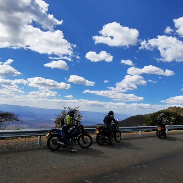 Motorradreisen Afrika Moshi Kilimandscharo staubige