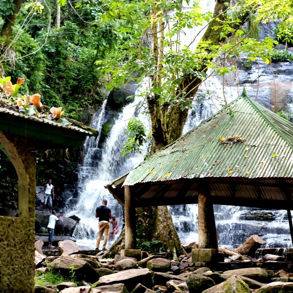 Motorradreisen Afrika Guinea Treibstoff Straßenbedingungen