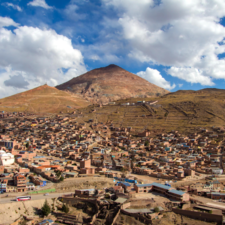 The Highlander One: Motorcycle trip in Bolivia!