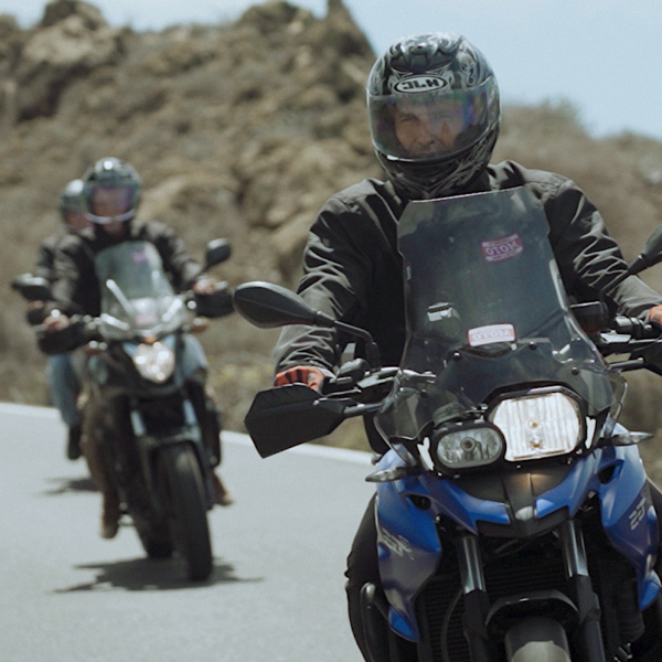 With the motorcycle through Europe - Adventures over mountains and along coastal roads.
