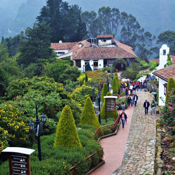 Erlebnis-Reisen Kolumbien San Agustín Thermalquellen Transfer