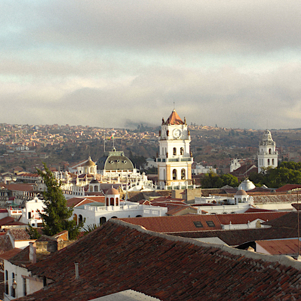 Motorradreisen Bolivien Villa Serrano Picknick Charangomusik