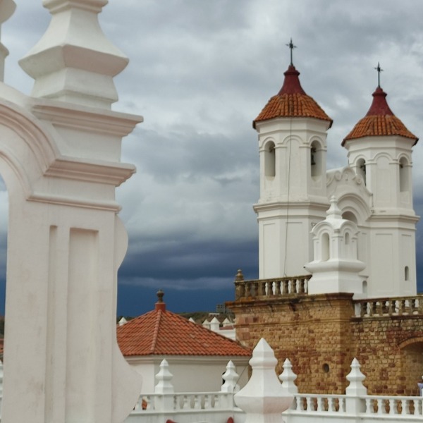 Motorradreisen Bolivien San Javier majestätische Kirche Dschungel