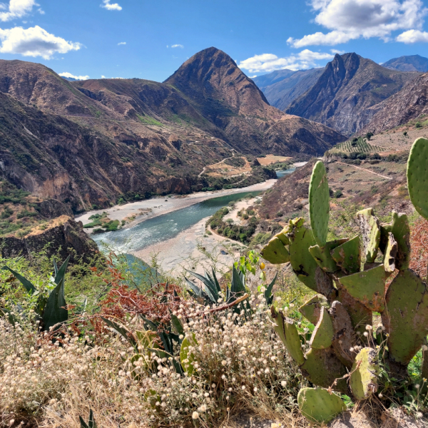 Motorradreisen Peru Titicacasee Straße Bergseen