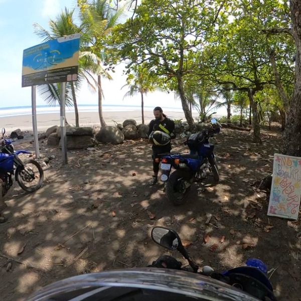 Motorradreisen Costa Rica Führung lokales Kajak