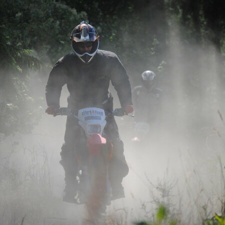 Treinamento de viagem de enduro para grandes motocicletas