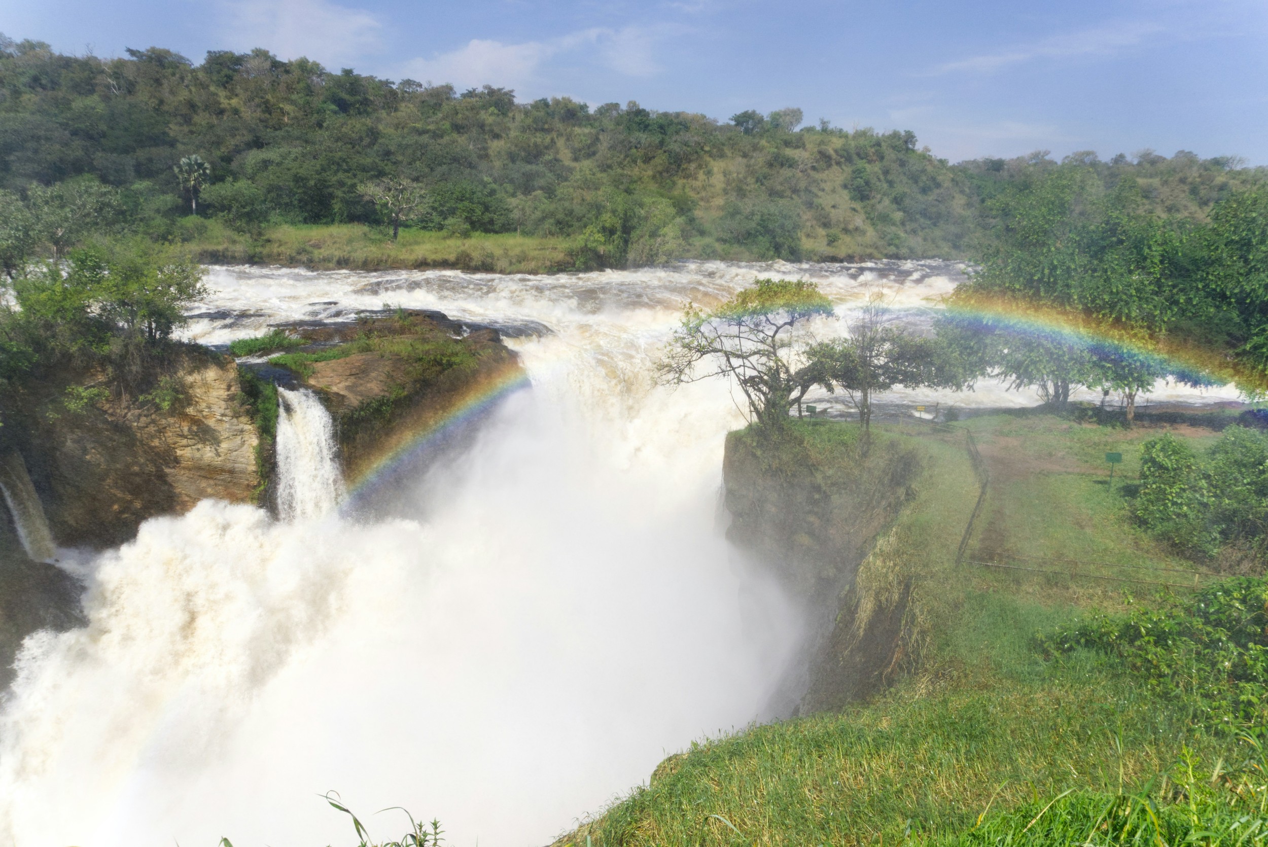 Motorcycle trips in Uganda: Adventure between jungle and nature