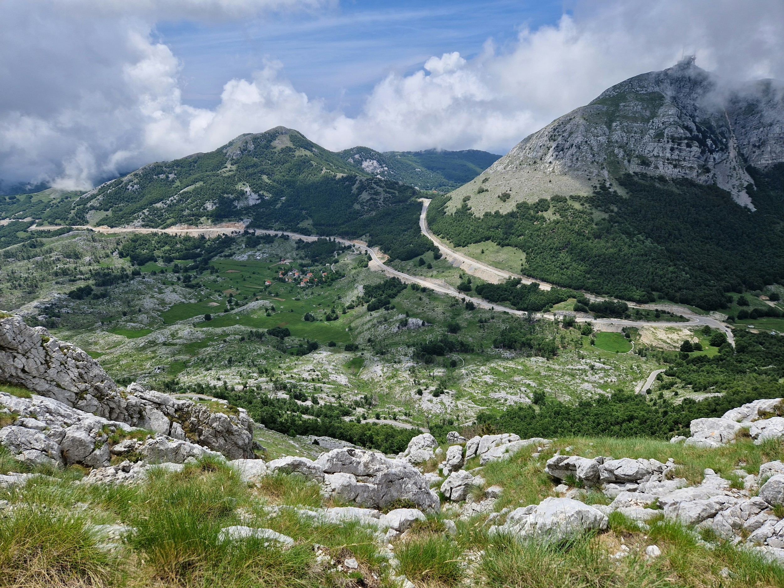 Offroad-Reisen Balkan Berglandschaft