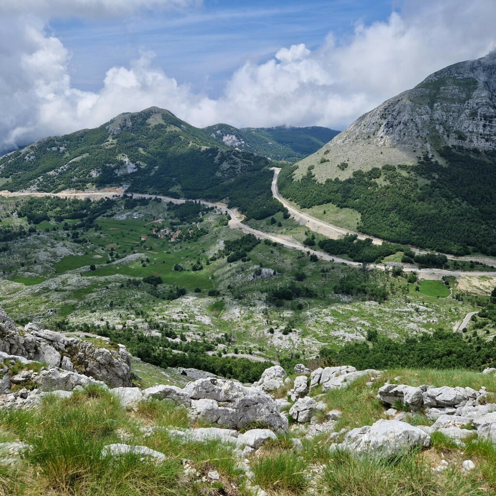 Offroad-Reisen Balkan Berglandschaft