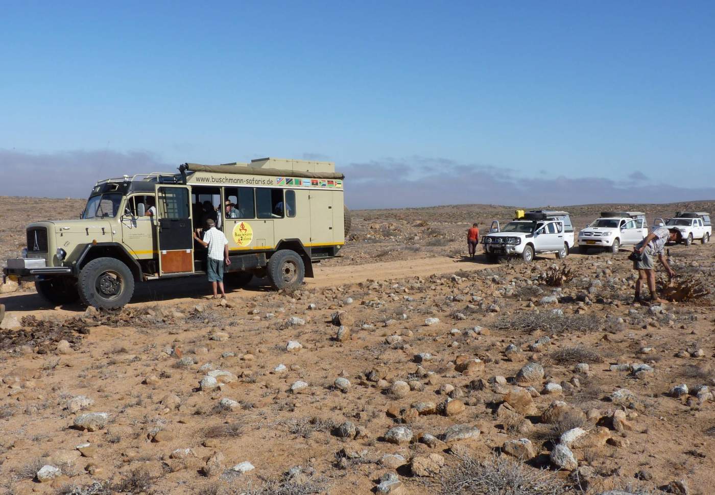 Bild: Entdeckersafari im 4x4 Offroad Fahrzeug durch Angola Angola Entdecker Safari Camping Reise Angola Abenteuer Expedition