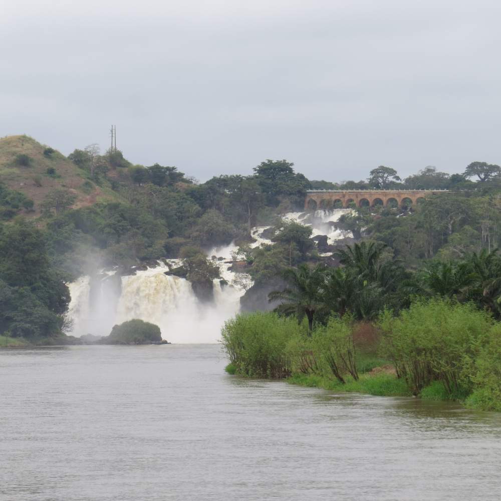Cacheoira Fälle bei Binga - Angola Cacheoira Fälle bei Binga auf der Entdecker Safari Campingreise durch Angola