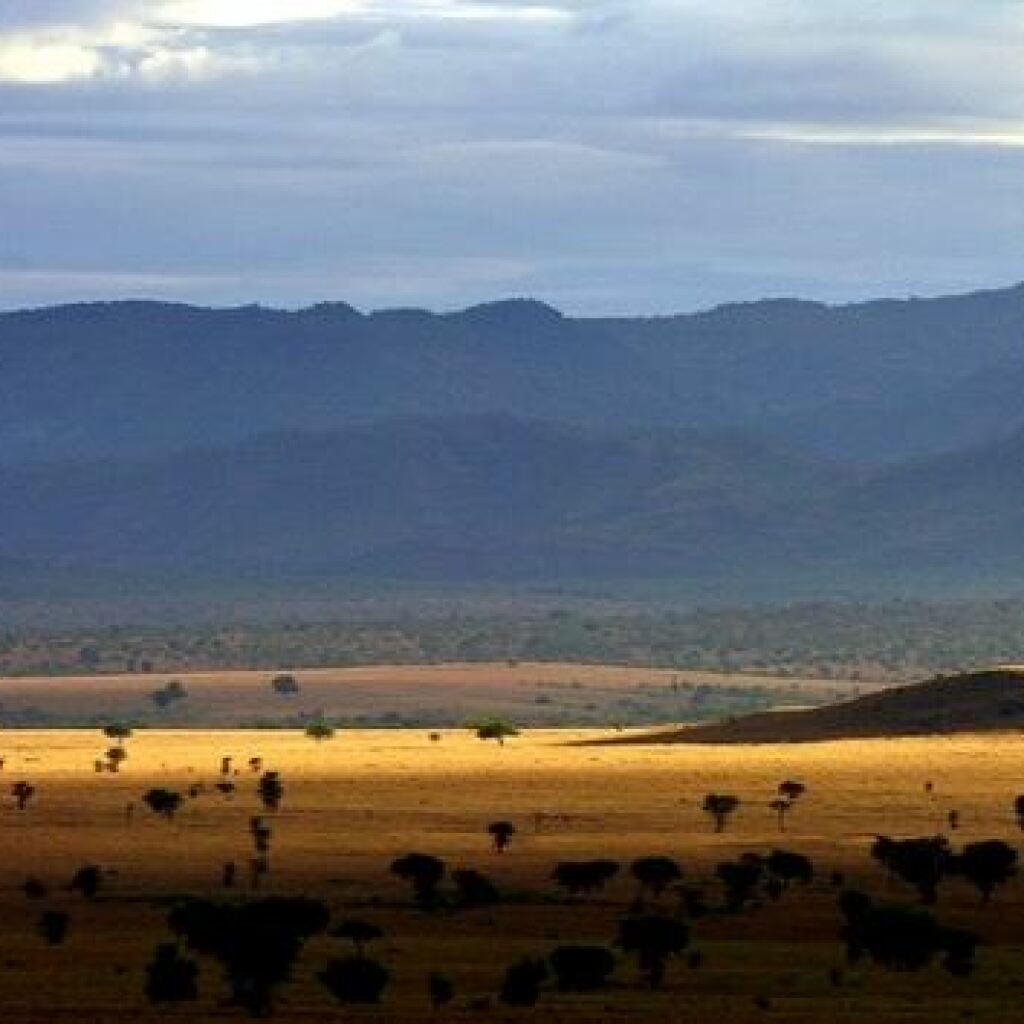 Motorradreisen Afrika Kigali Gedenkstätte Asphaltstraßen