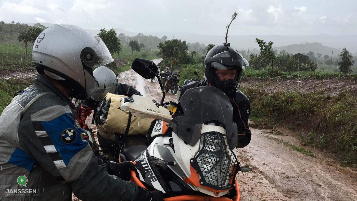 Motorradreise Etappe KONGO DRC Besuch in der Hölle