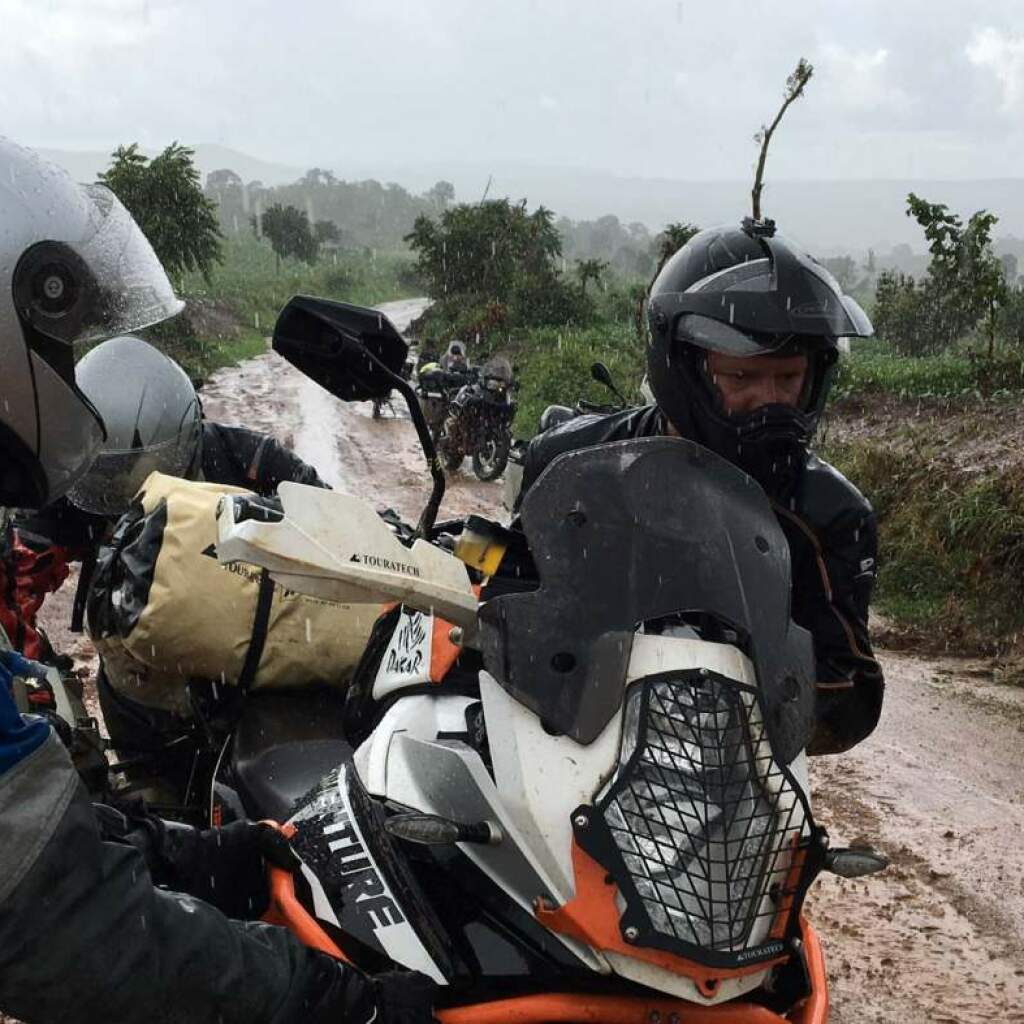 Motorradreisen Afrika Angola Versorgungsstopp Highlights