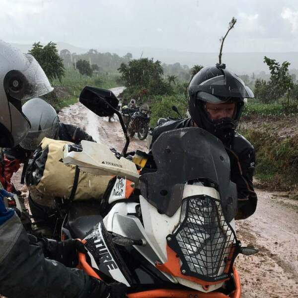 Motorradreisen Afrika Angola Versorgungsstopp Highlights