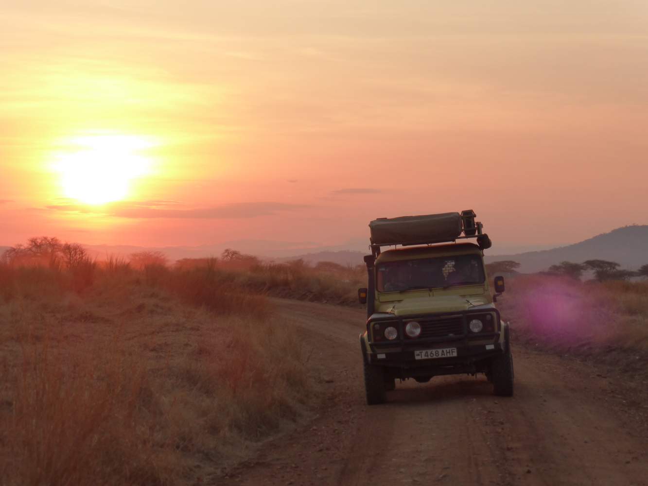 Tansania Selbstfahrer Land Rover Defender Safari Reise Abenteuer