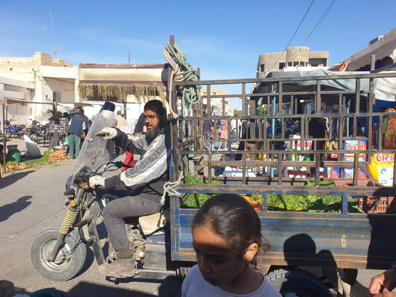 Der Markt in Douz ist auf unserer Motorradreise ein Besuch wert