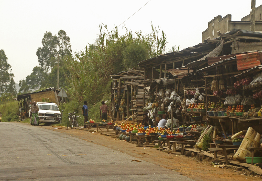 Straßen Uganda Kleingruppenreise Overcross 