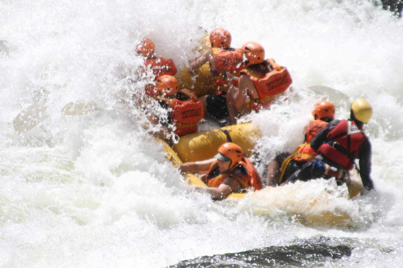 Daktari Safari Auf dem Sambesi Fluss zwischen Simbabwe und Sambia