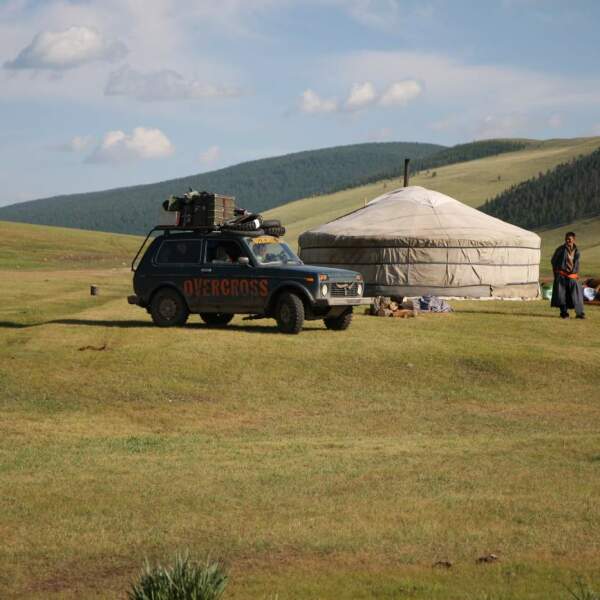 Motorradreisen Mongolei Zombiestadt Dinosaurierknochen Burning