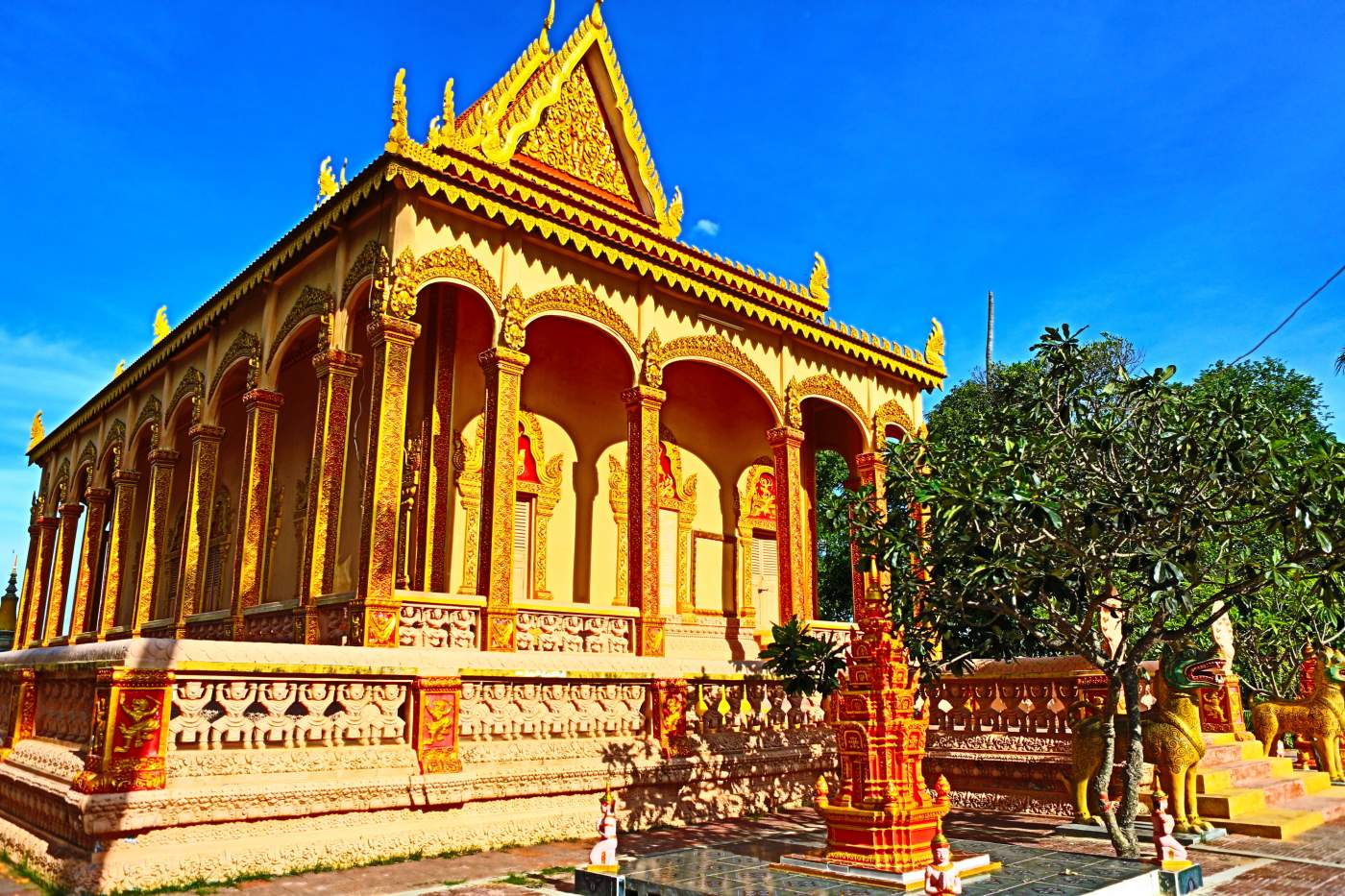 Kambodscha Tempelanlage Jeep Reise Overcross
