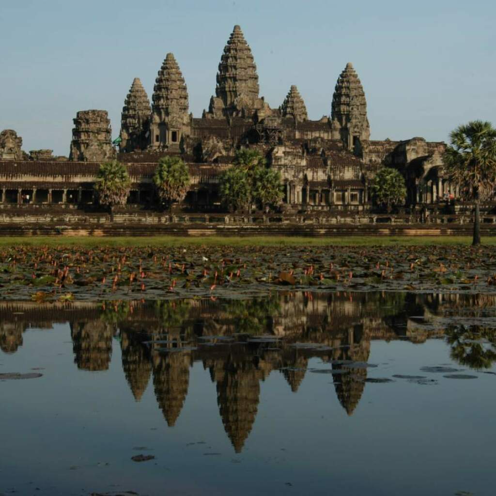 Motorradreisen Kambodscha Mekong Tempel Sonnenuntergang