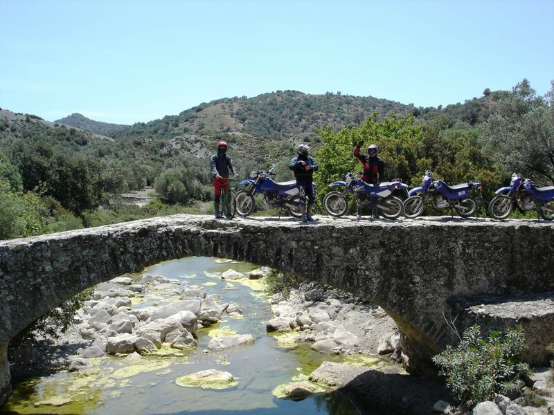 Deine Kreta Enduro Tour: Schotter, Singletrails und echtes Inselleben