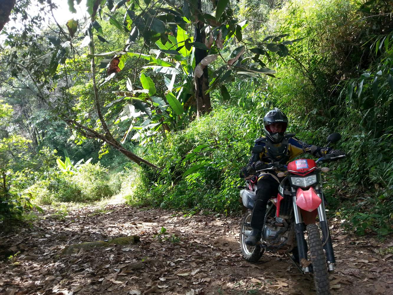 Mit dem Motorrad durch die Berge von Doi Chiang Dao