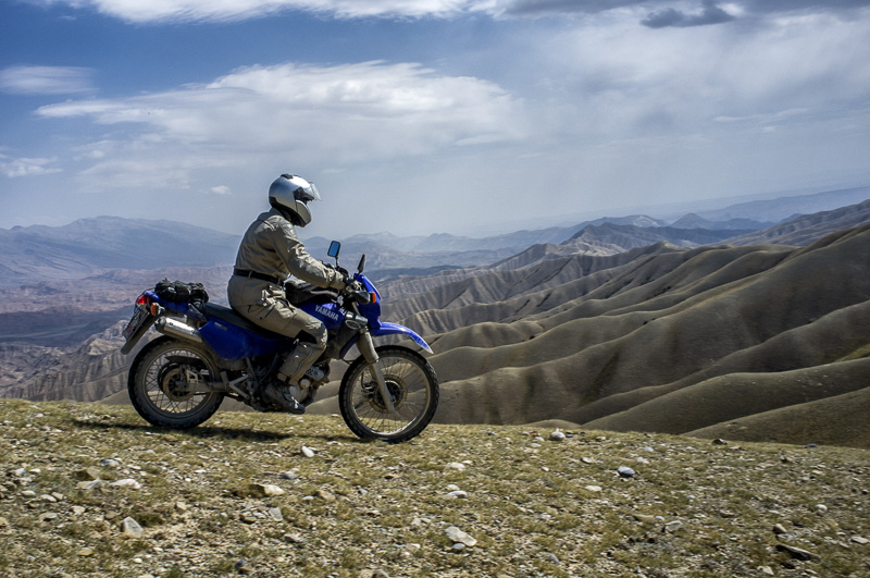Mit dem Motorrad in den Bergen Kirgistans Motorradreisen mit Overcross in Kirgistan
